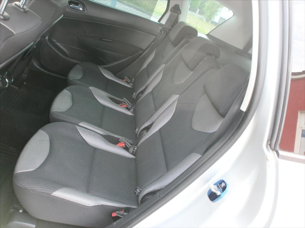 Peugeot 308 1,6 HDI ČR 110 DIGIKLIMA NOVÉ ROZVODY + STK Premium - foto 13