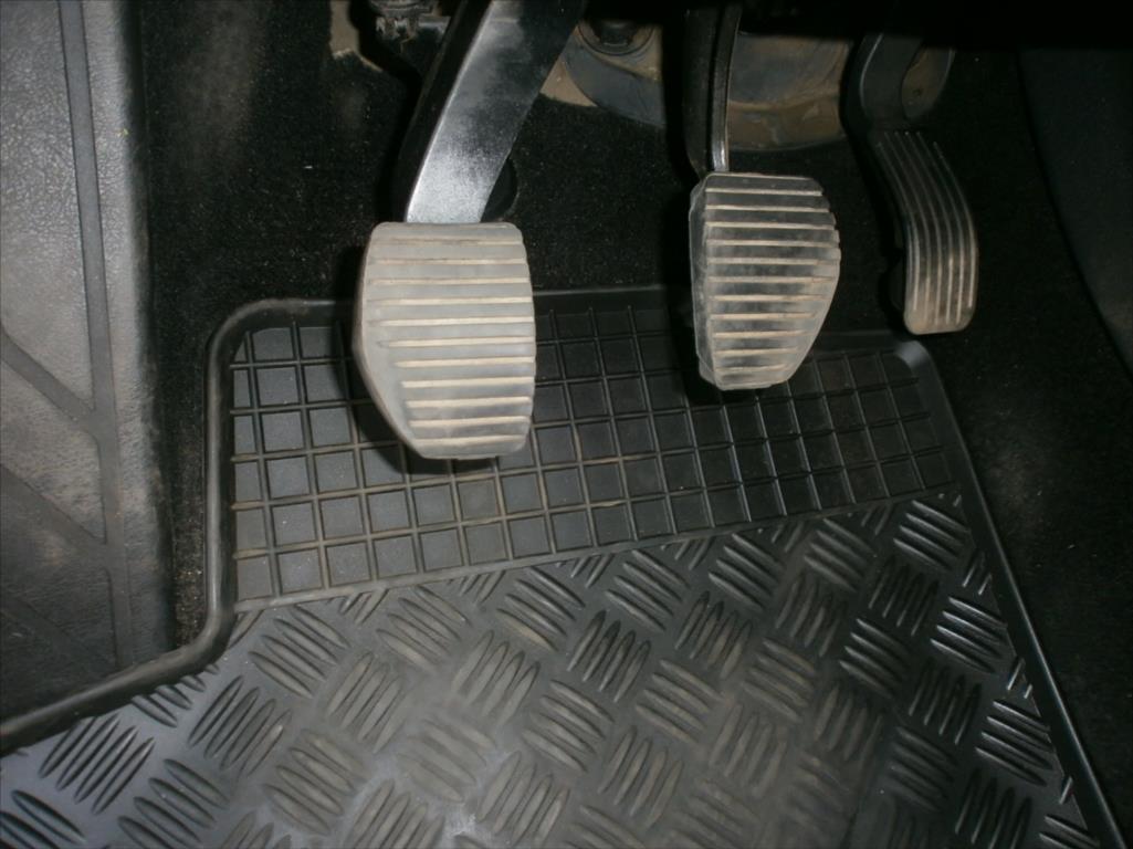 Peugeot 308 1,6 HDI ČR 110 DIGIKLIMA NOVÉ ROZVODY + STK Premium - foto 21