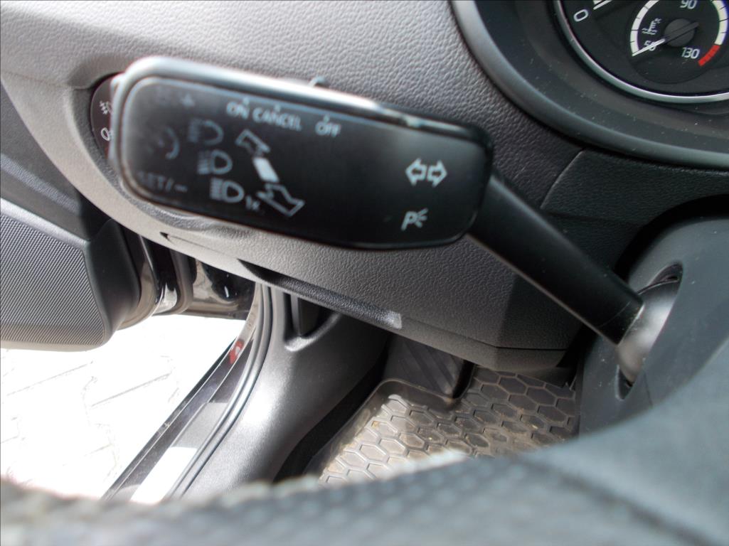 Škoda Octavia 2,0 TDI RS MANUÁL DIGIKLIMA XENONY PĚKNÉ  III - foto 25