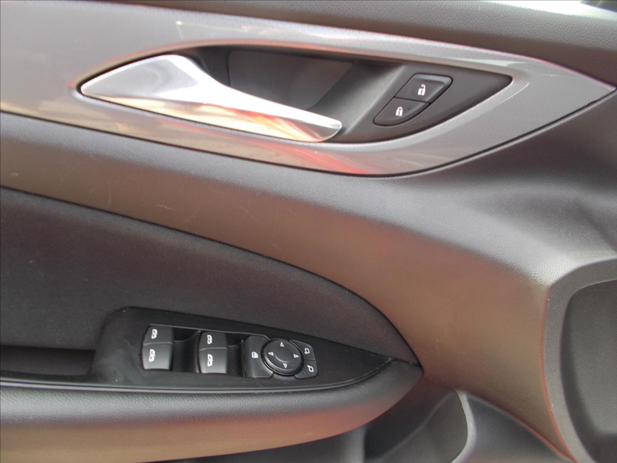 Opel Insignia 2,0 CDTi AT 125kW Dynamic Sport - foto 27