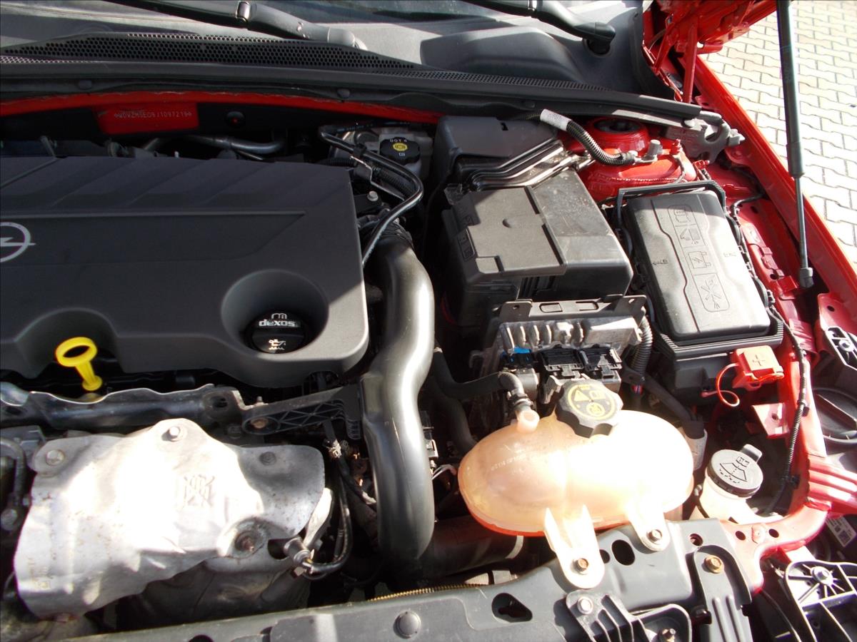 Opel Insignia 2,0 CDTi AT 125kW Dynamic Sport - foto 30