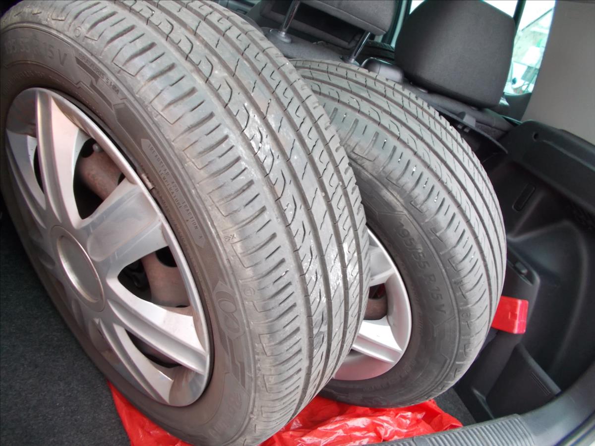 Škoda Fabia 1,2 12V HTP 51kW AMB ČR NOVÁ STK  II - foto 15