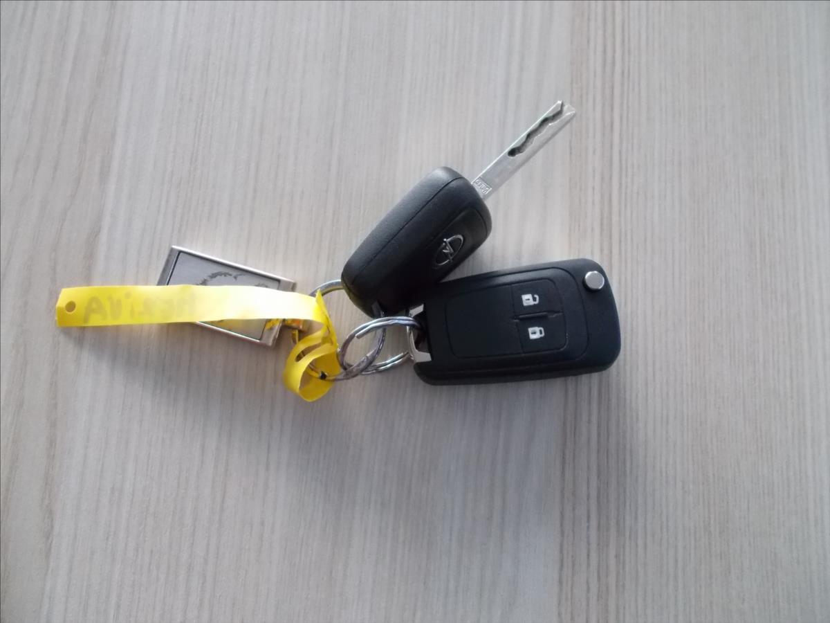 Opel Meriva 1,4 16V COSMO 74KW ČR PĚKNÉ - foto 27