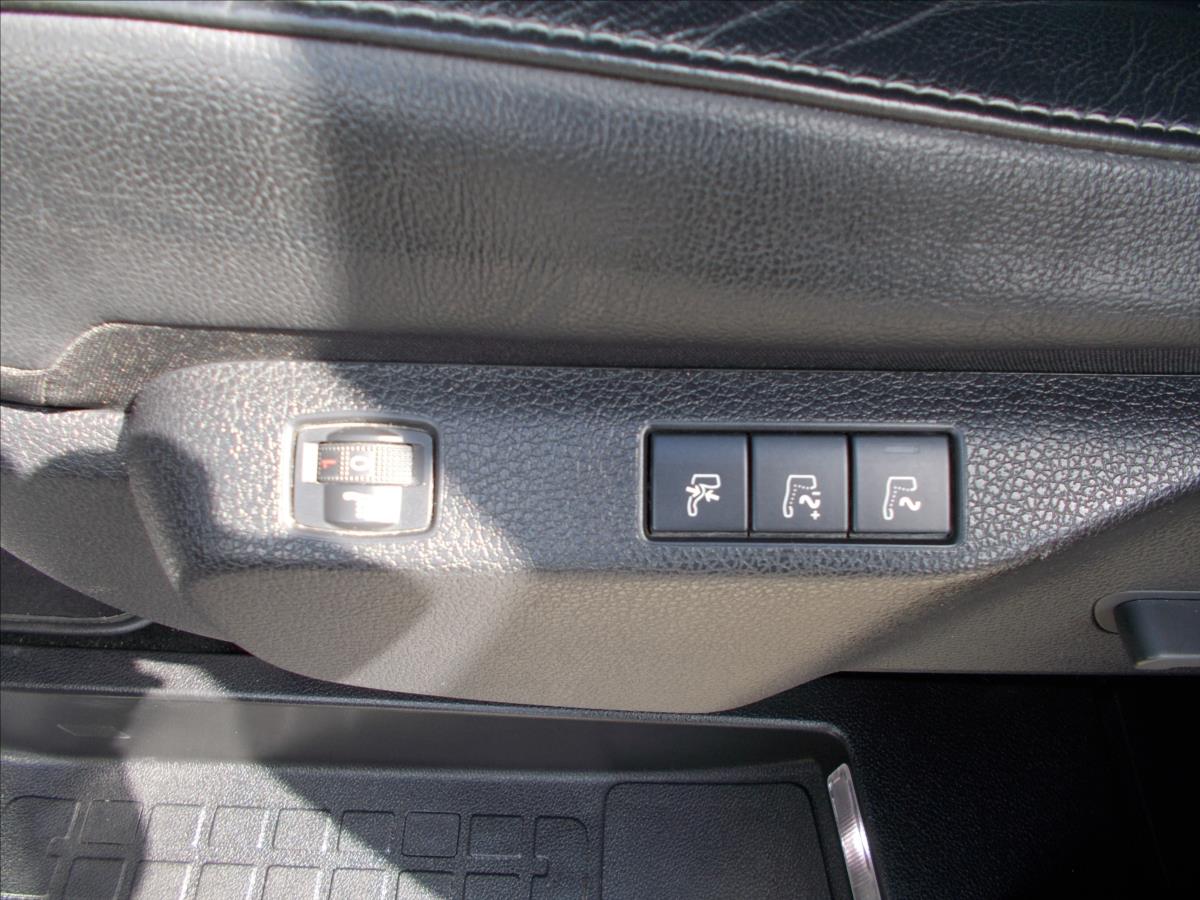 Peugeot Traveller 2,0 BlueHDi AT DPH L2 BUSSINES VIP - foto 26