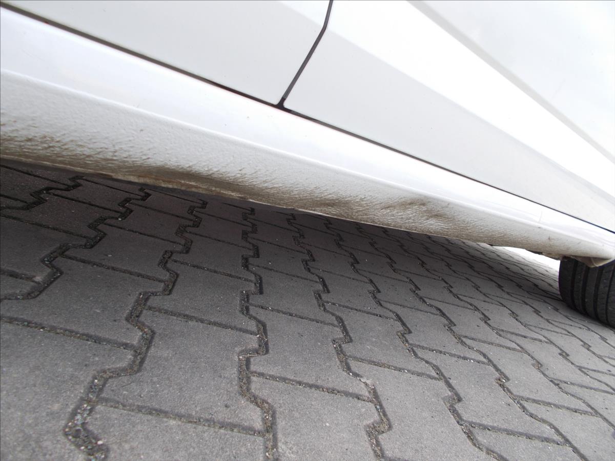 Škoda Octavia 2,0 TDI RS DSG ČR 1.MAJITEL PĚKNÉ  III - foto 8