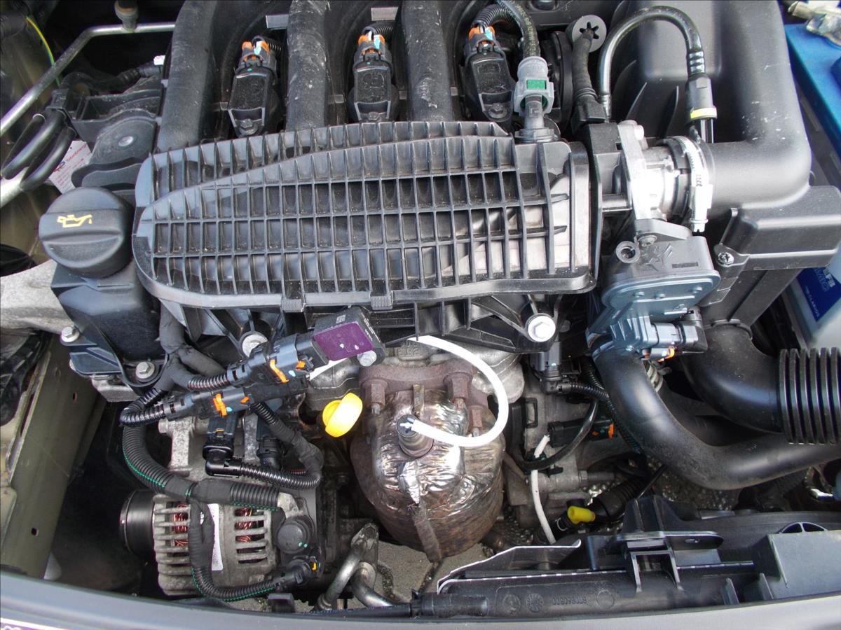 Peugeot 208 1,2 Pure Tech 60 kW NOVÉ ROZVODY 123100 KM - foto 31