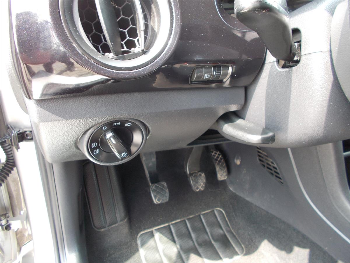 Volkswagen up! 1,0 MPI 55 kW KLIMA OK NOVÁ STK COC list - foto 19