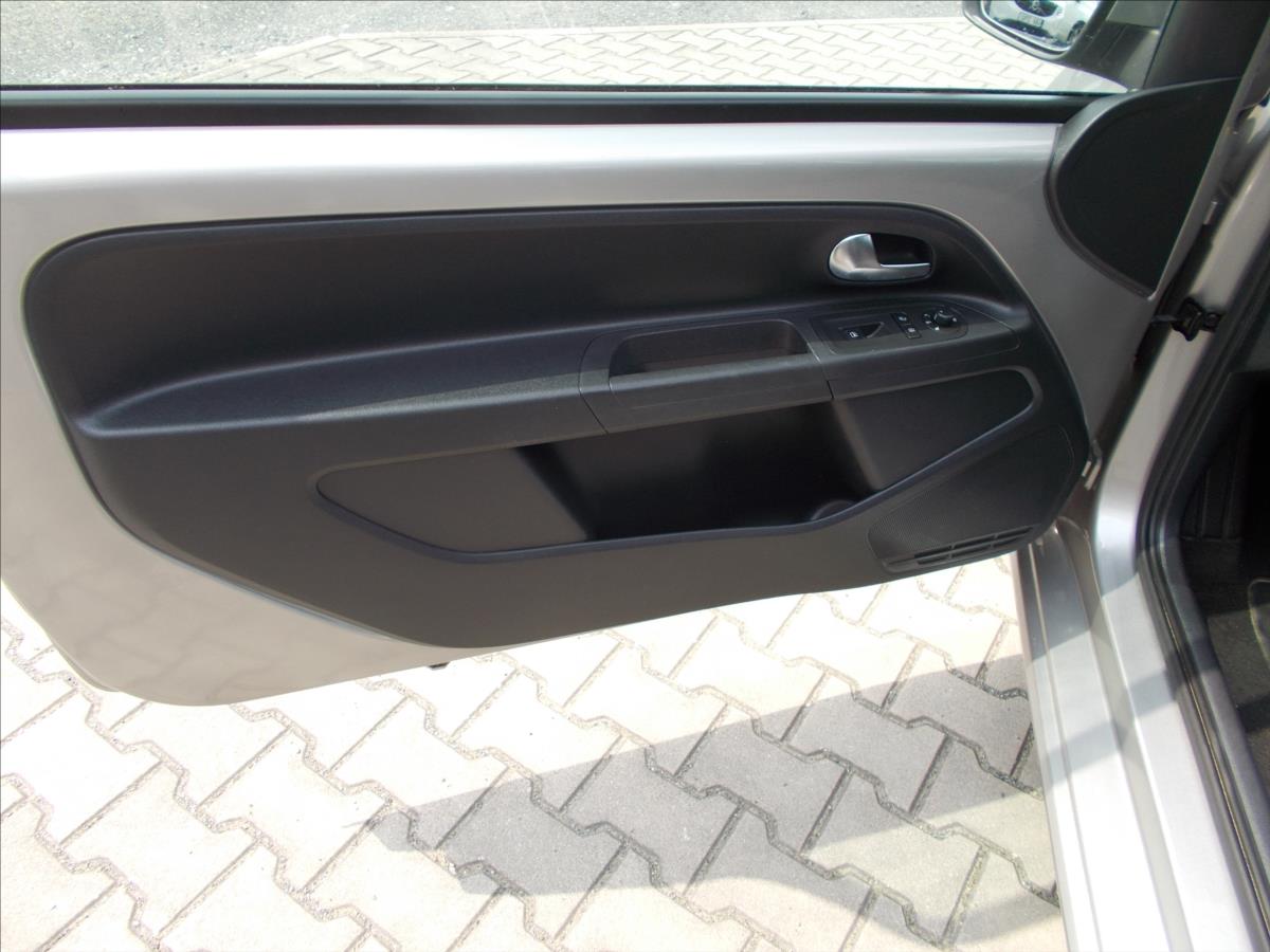 Volkswagen up! 1,0 MPI 55 kW KLIMA OK NOVÁ STK COC list - foto 21