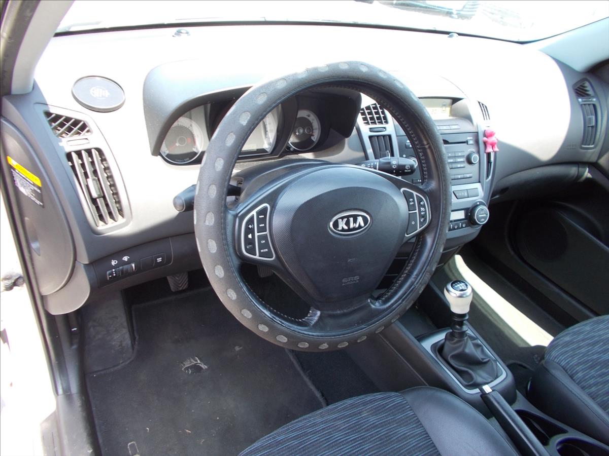 Kia Ceed 1,6 CRDi DIGIKLIMA OK NOVÁ STK - foto 19