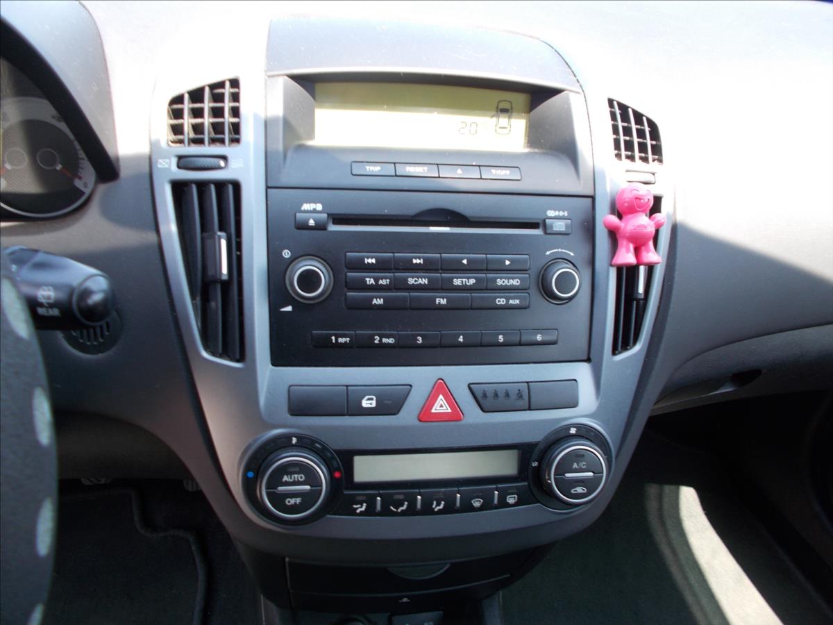 Kia Ceed 1,6 CRDi DIGIKLIMA OK NOVÁ STK - foto 20