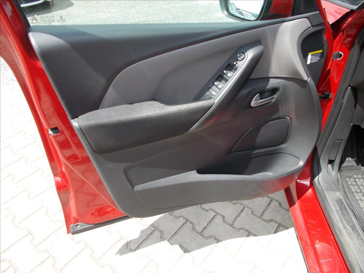 Citroën C4 Picasso 1,2 PT 81 kW DIGIKLIMA 72863 KM PĚKNÉ - foto 25