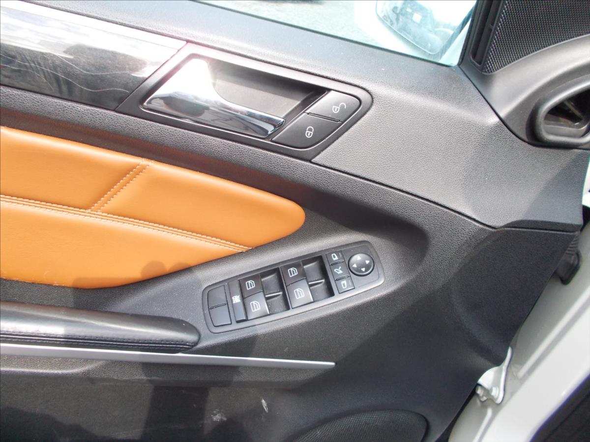 Mercedes-Benz Třídy M 3,5 V6 DPH KLIMA OK NOVÁ STK PĚKNÉ - foto 32