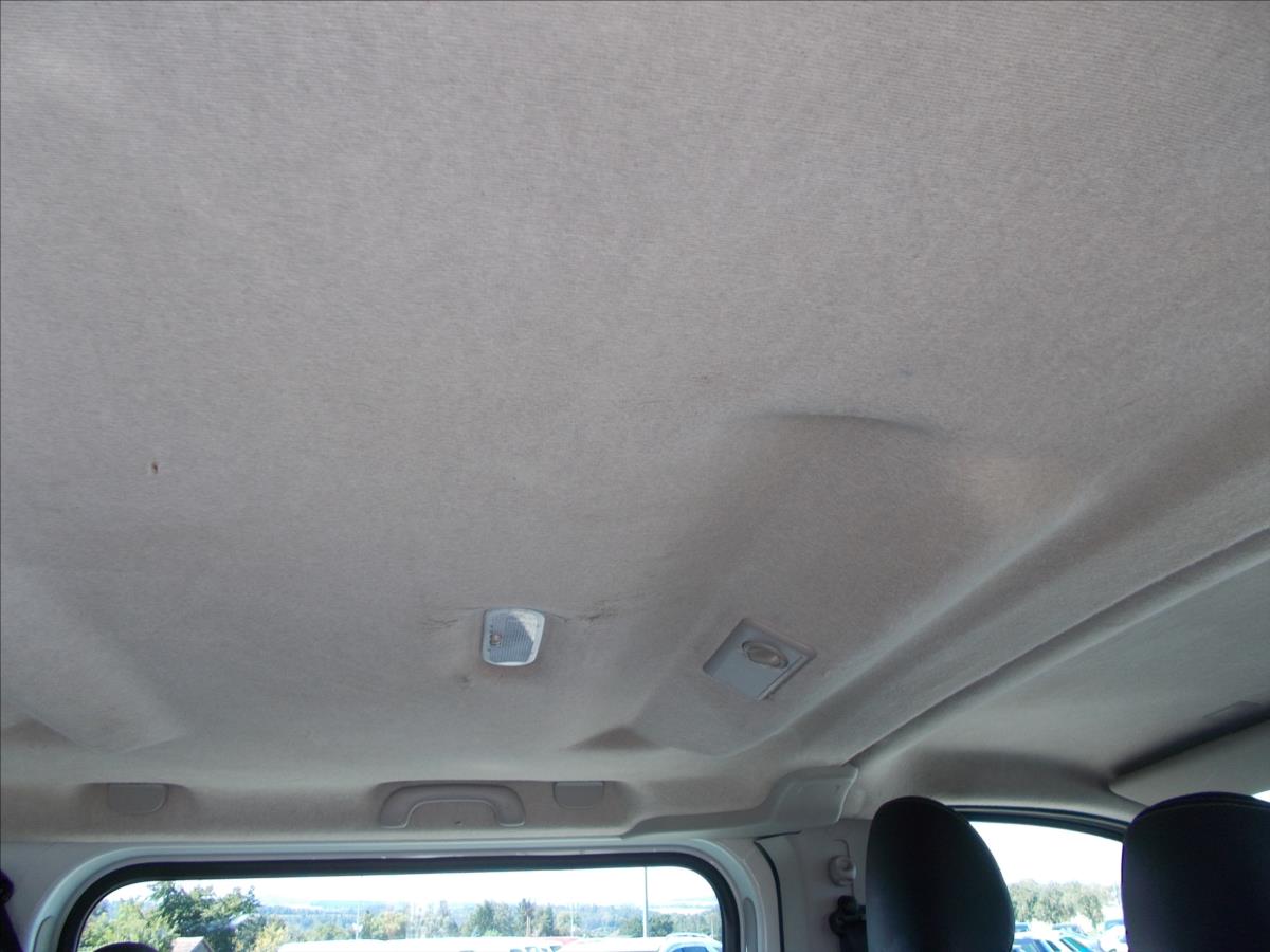 Renault Trafic 2,0 DCi ČR DPH 6 MÍST STK 8/2026 - foto 17