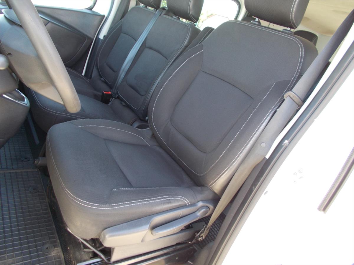Renault Trafic 2,0 DCi ČR DPH 6 MÍST STK 8/2026 - foto 21