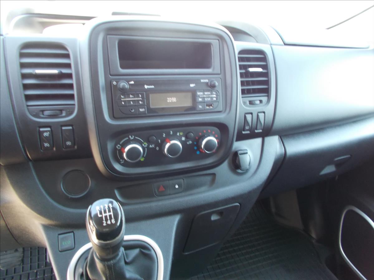 Renault Trafic 2,0 DCi ČR DPH 6 MÍST STK 8/2026 - foto 23