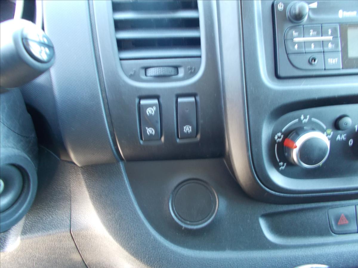 Renault Trafic 2,0 DCi ČR DPH 6 MÍST STK 8/2026 - foto 24