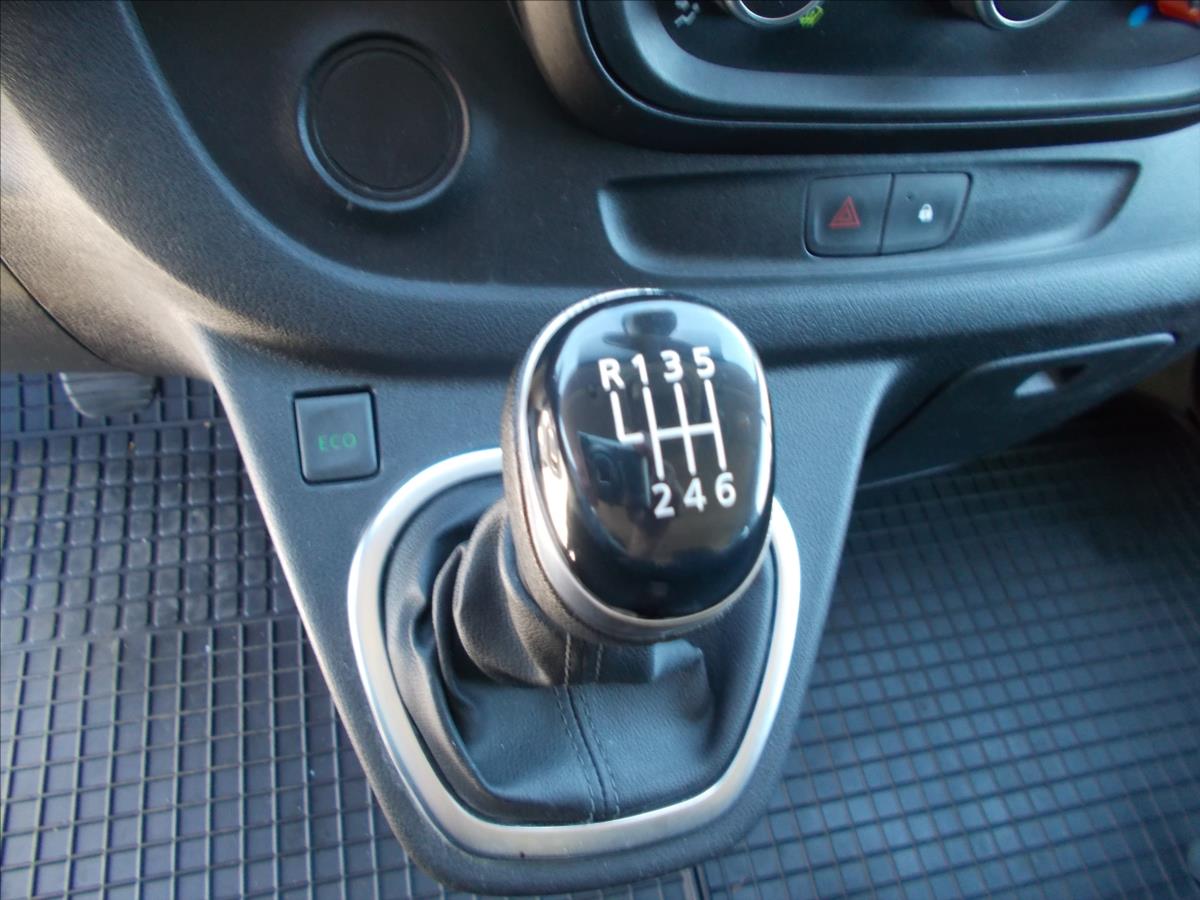 Renault Trafic 2,0 DCi ČR DPH 6 MÍST STK 8/2026 - foto 25