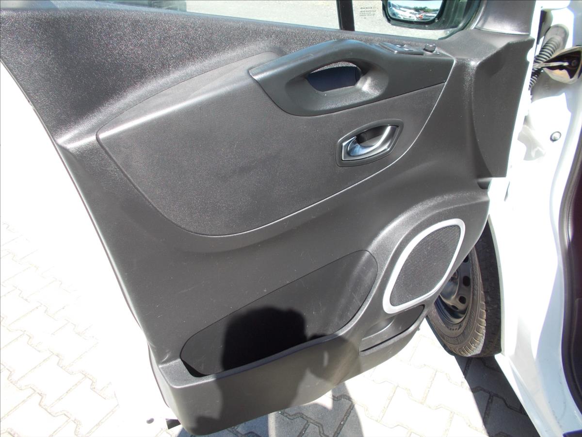 Renault Trafic 2,0 DCi ČR DPH 6 MÍST STK 8/2026 - foto 29