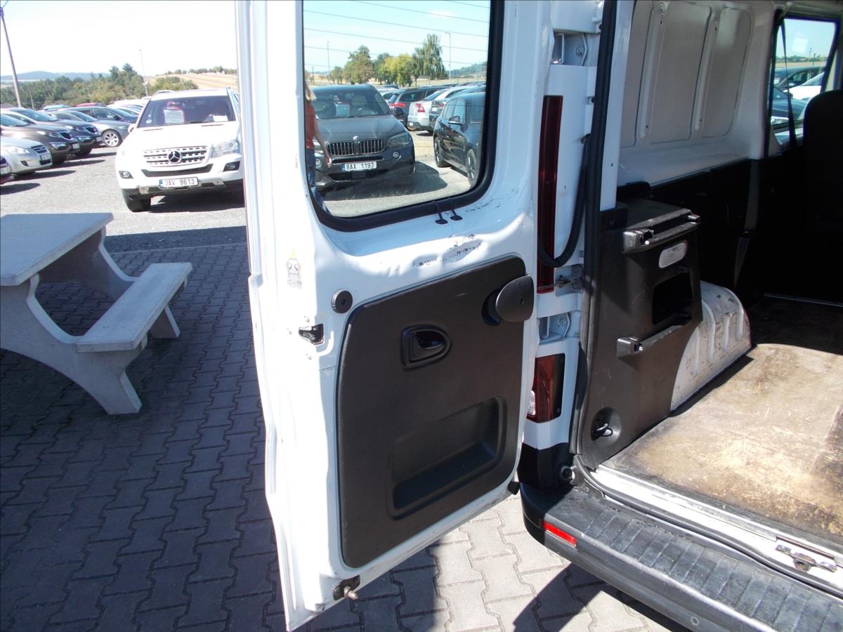 Renault Trafic 2,0 DCi ČR DPH 6 MÍST STK 8/2026 - foto 13