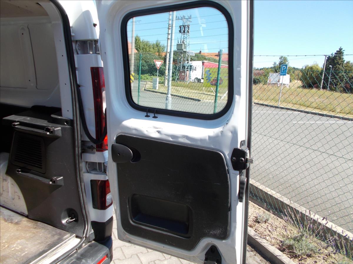 Renault Trafic 2,0 DCi ČR DPH 6 MÍST STK 8/2026 - foto 14