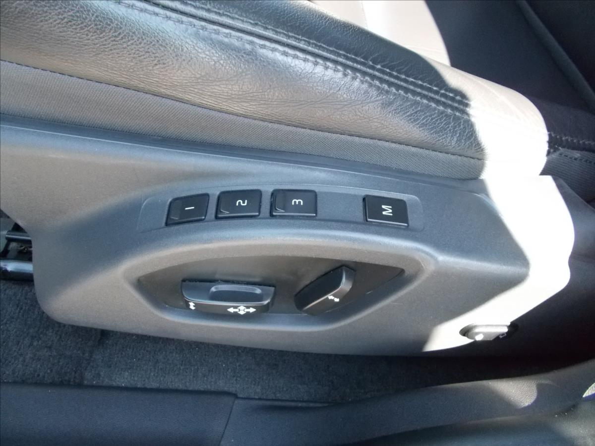 Volvo XC60 2,0 D D3 SUMMUM AT TZ KRÁSNÉ - foto 20