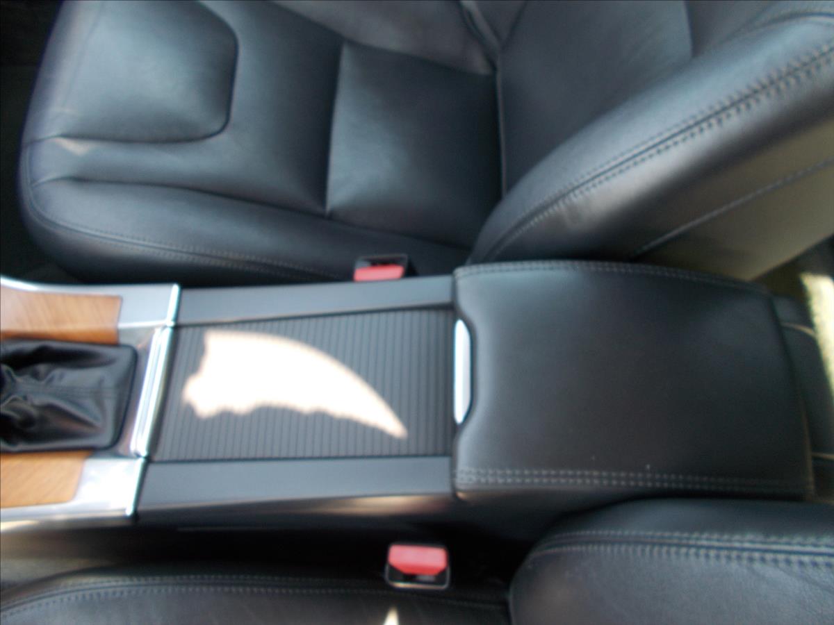 Volvo XC60 2,0 D D3 SUMMUM AT TZ KRÁSNÉ - foto 23