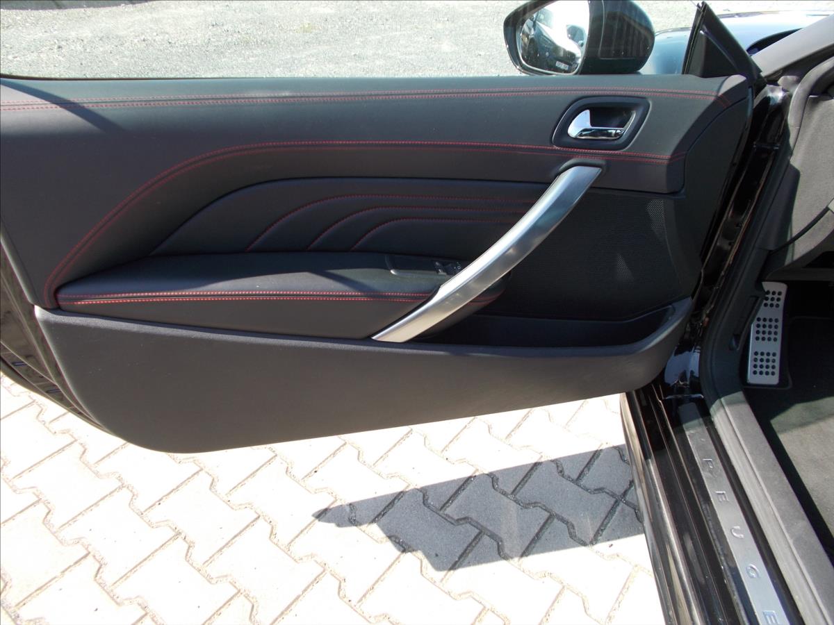 Peugeot RCZ 1,6 16V GT-LINE 147 KW KUPÉ DIGIKLIMA - foto 22