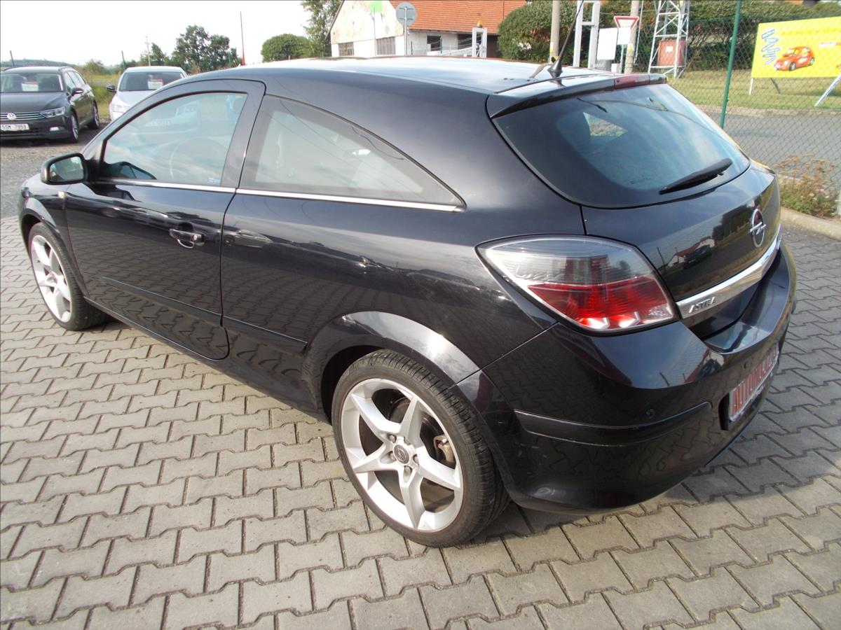 Opel Astra 1,6 GTC TURBO 132 kW NOVÁ STK  H - foto 12