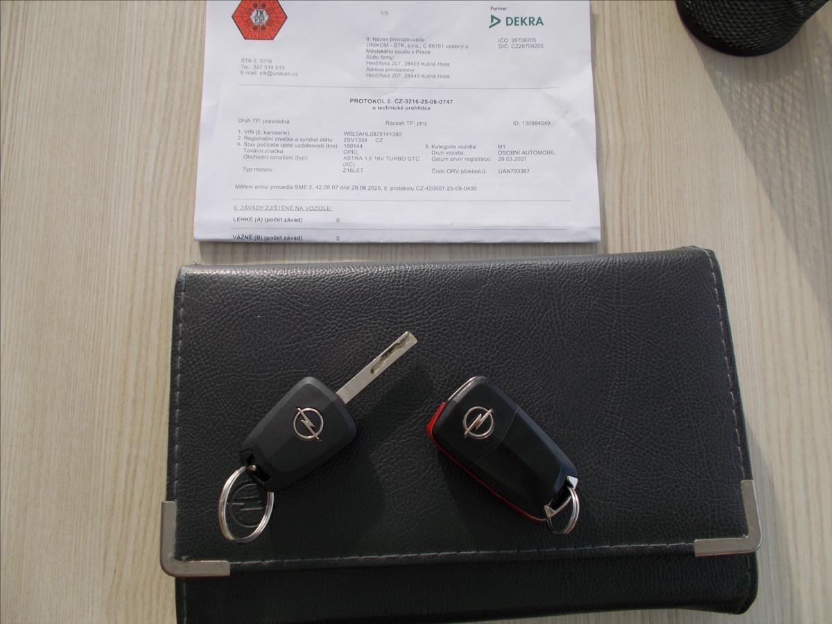 Opel Astra 1,6 GTC TURBO 132 kW NOVÁ STK  H - foto 27