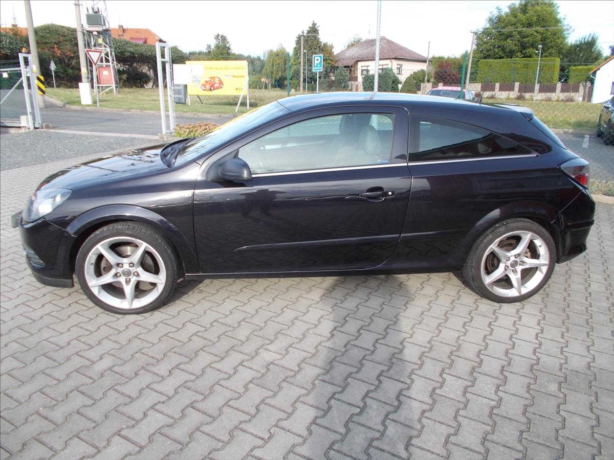 Opel Astra 1,6 GTC TURBO 132 kW NOVÁ STK  H - foto 5