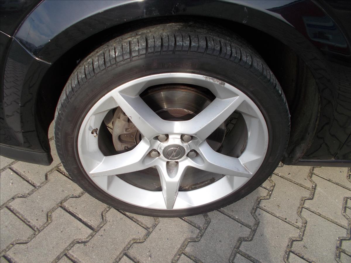 Opel Astra 1,6 GTC TURBO 132 kW NOVÁ STK  H - foto 6