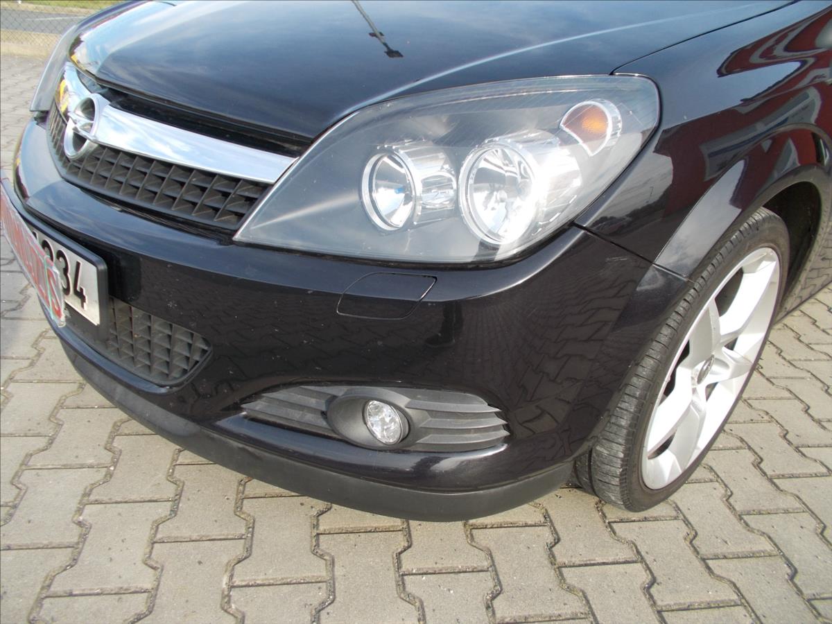 Opel Astra 1,6 GTC TURBO 132 kW NOVÁ STK  H - foto 7