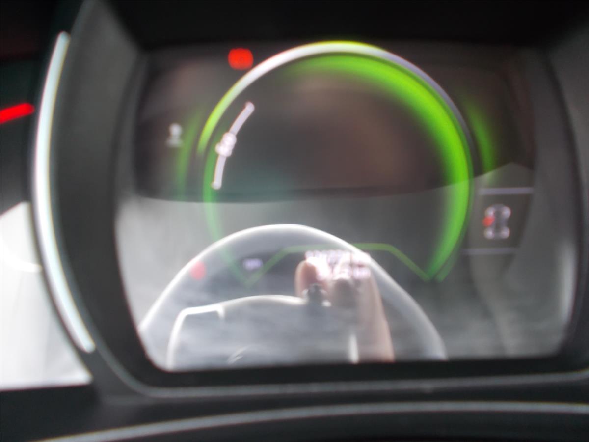 Renault Kadjar 1,6 DCi 4x4 1.MAJITEL DPH DIGIKLIMA - foto 25