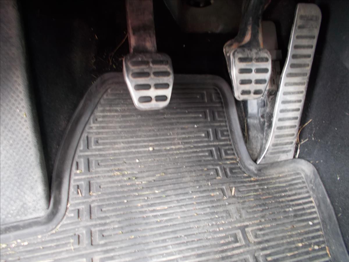 Škoda Yeti 1,2 TSI 77 kW ČR NOVÝ MOTOR - foto 25