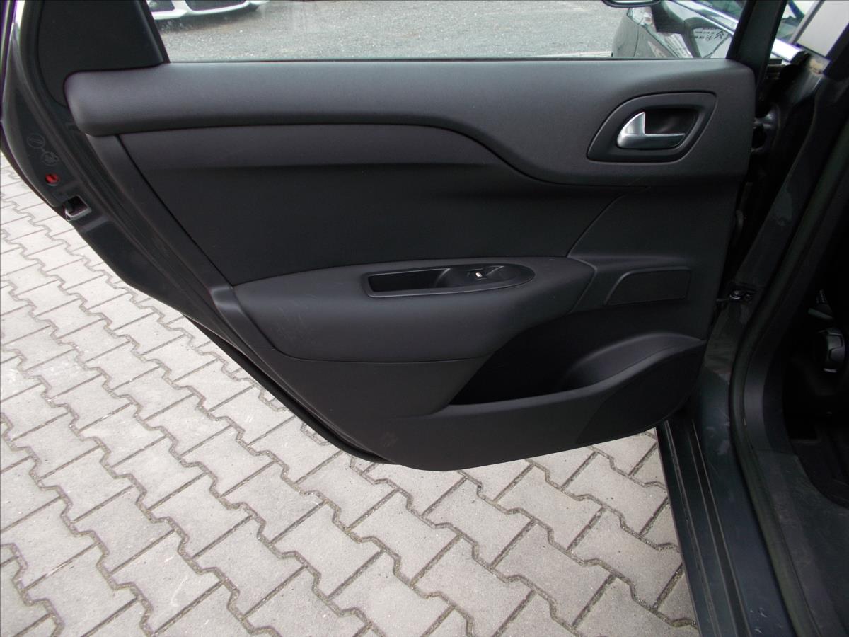 Citroën C4 1,6 16V ČR 1.MAJITELKA 46346 KM !!!!! - foto 19