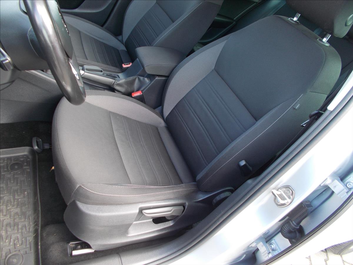 Škoda Octavia 1,6 TDI ČR 1.MAJITEL DIGIKLIMA NOVÁ STK  III - foto 17