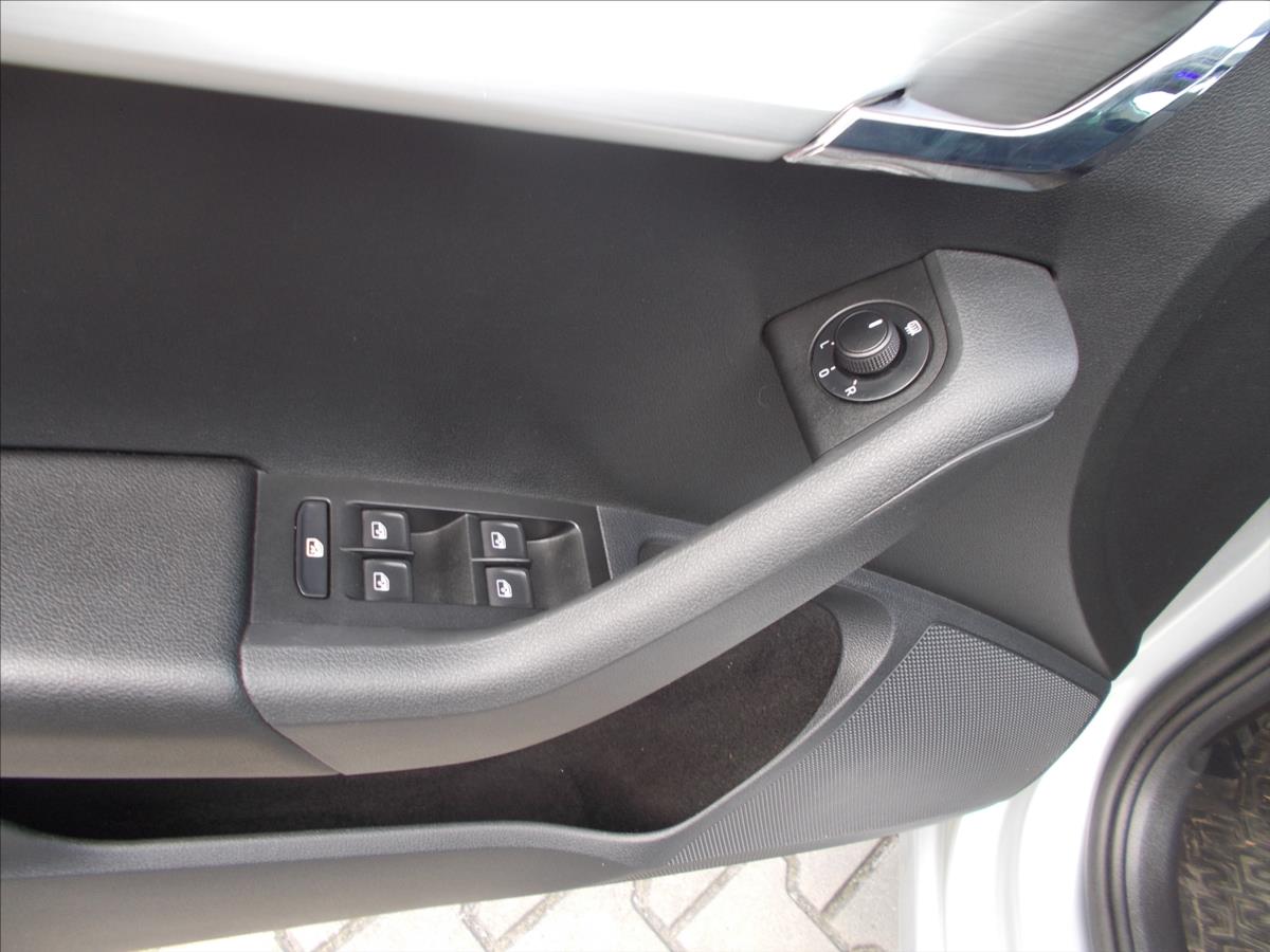 Škoda Octavia 1,6 TDI ČR 1.MAJITEL DIGIKLIMA NOVÁ STK  III - foto 27
