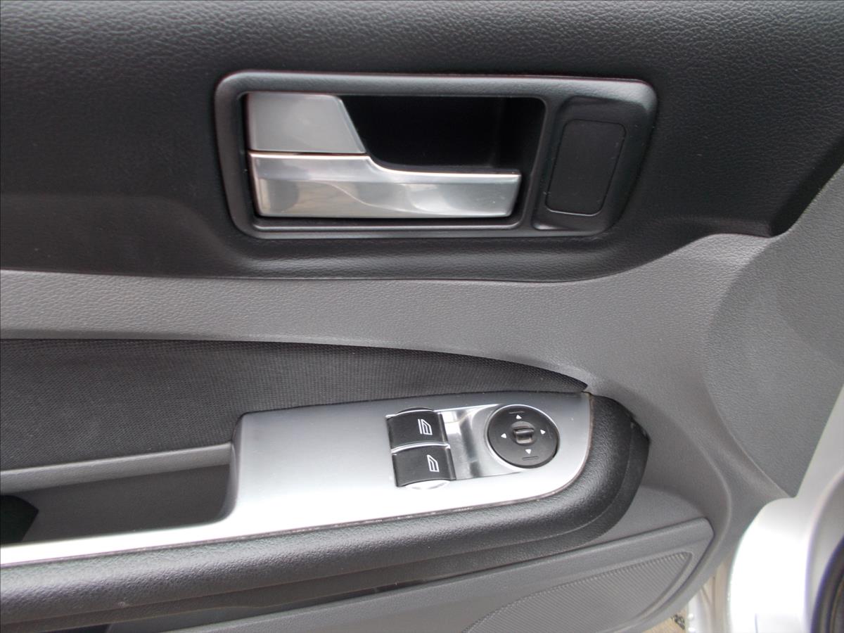 Ford Focus 1,6 16V ČR TZ PĚKNÉ - foto 24