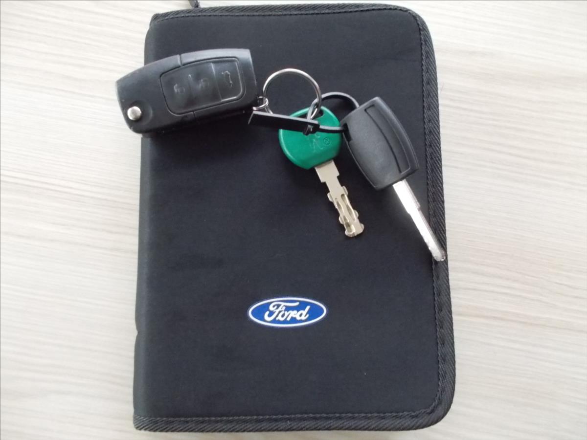 Ford Focus 1,6 16V ČR TZ PĚKNÉ - foto 27