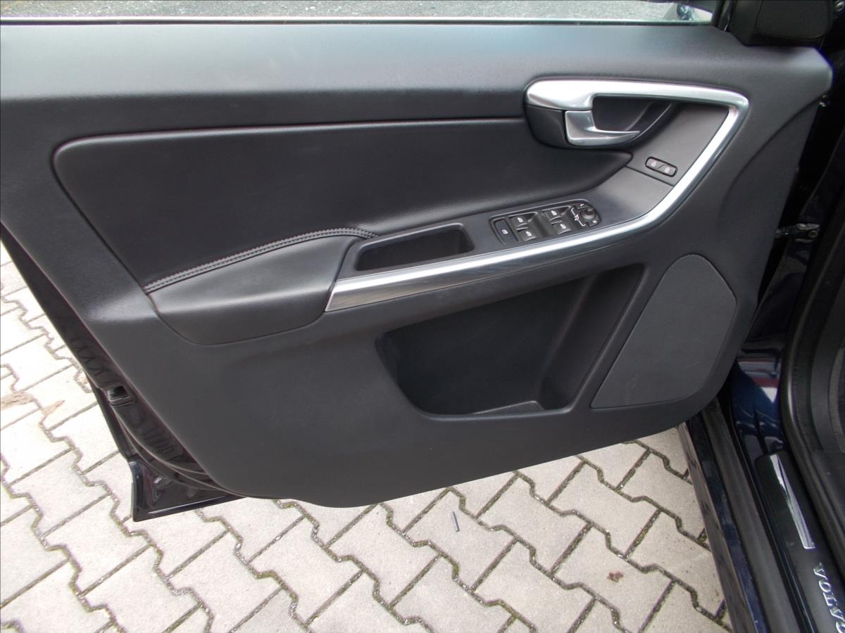 Volvo XC60 2,0 D3 DIGIKLIMA NOVÉ ROZVODY PĚKNÉ - foto 25