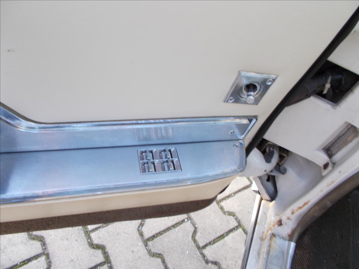 Buick Riviera 7,0 AUT ORIGINÁL STAV !!!!! - foto 17