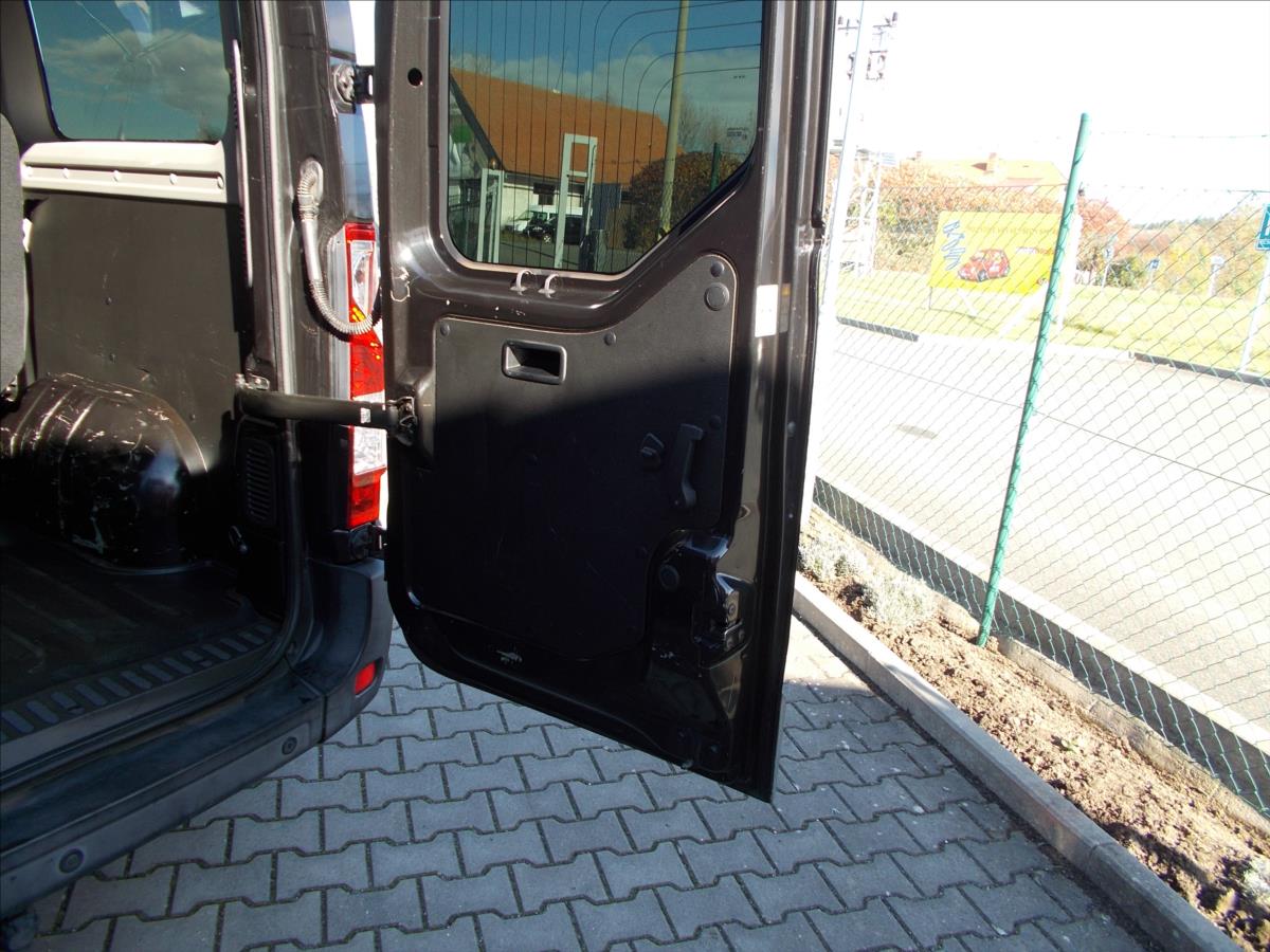 Opel Movano 2,3 BiTURBO DPH 9 MÍST KLIMA NAVI KAMERA TZ - foto 17