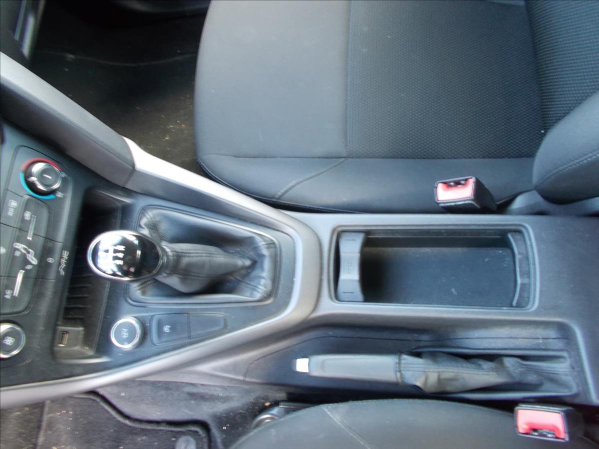 Ford Focus 1,0 EB ČR 2.majitel od R.2020 TZ KLIMA - foto 24