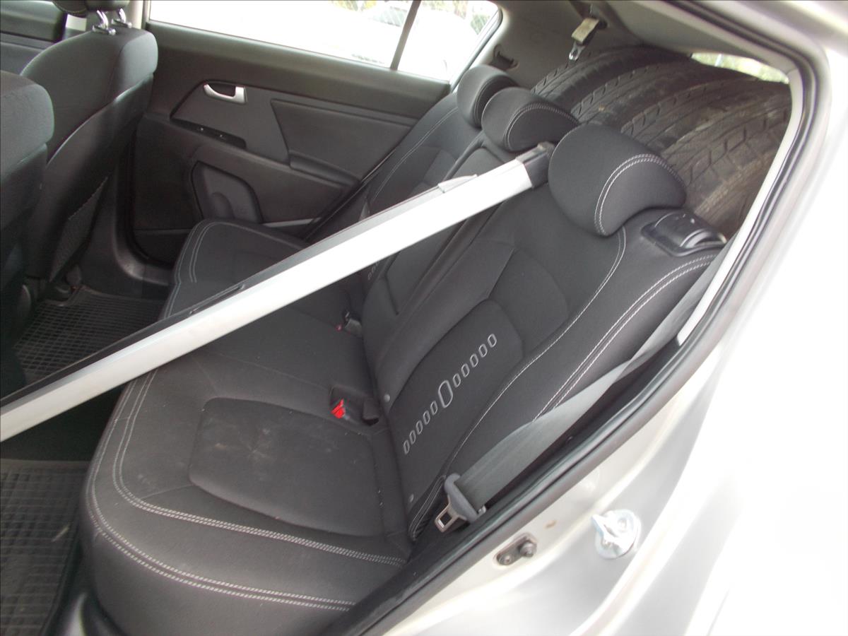 Kia Sportage 1,7 CRDi ČR DIGIKLIMA TZ - foto 16