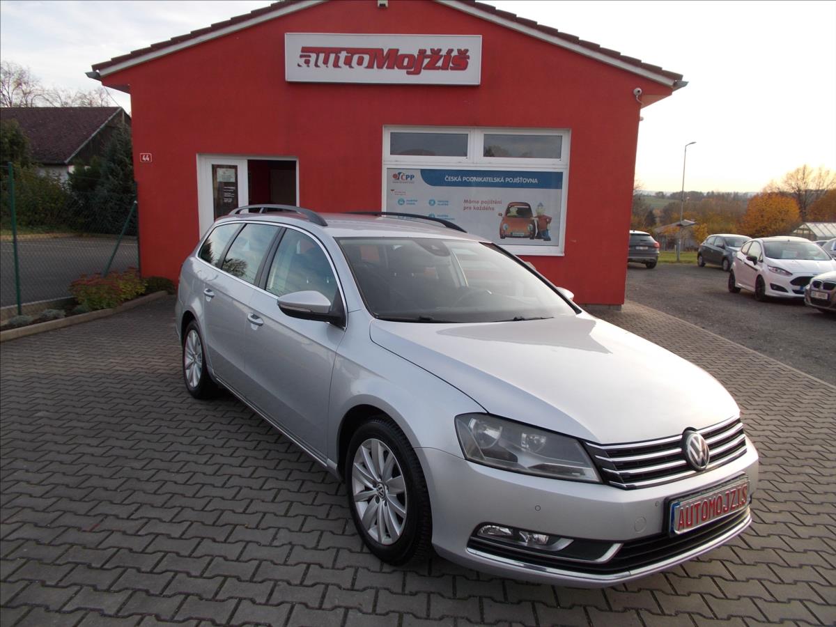Volkswagen Passat 2,0 TDI DSG 103 kW DIGIKLIMA TZ NAVI ACC