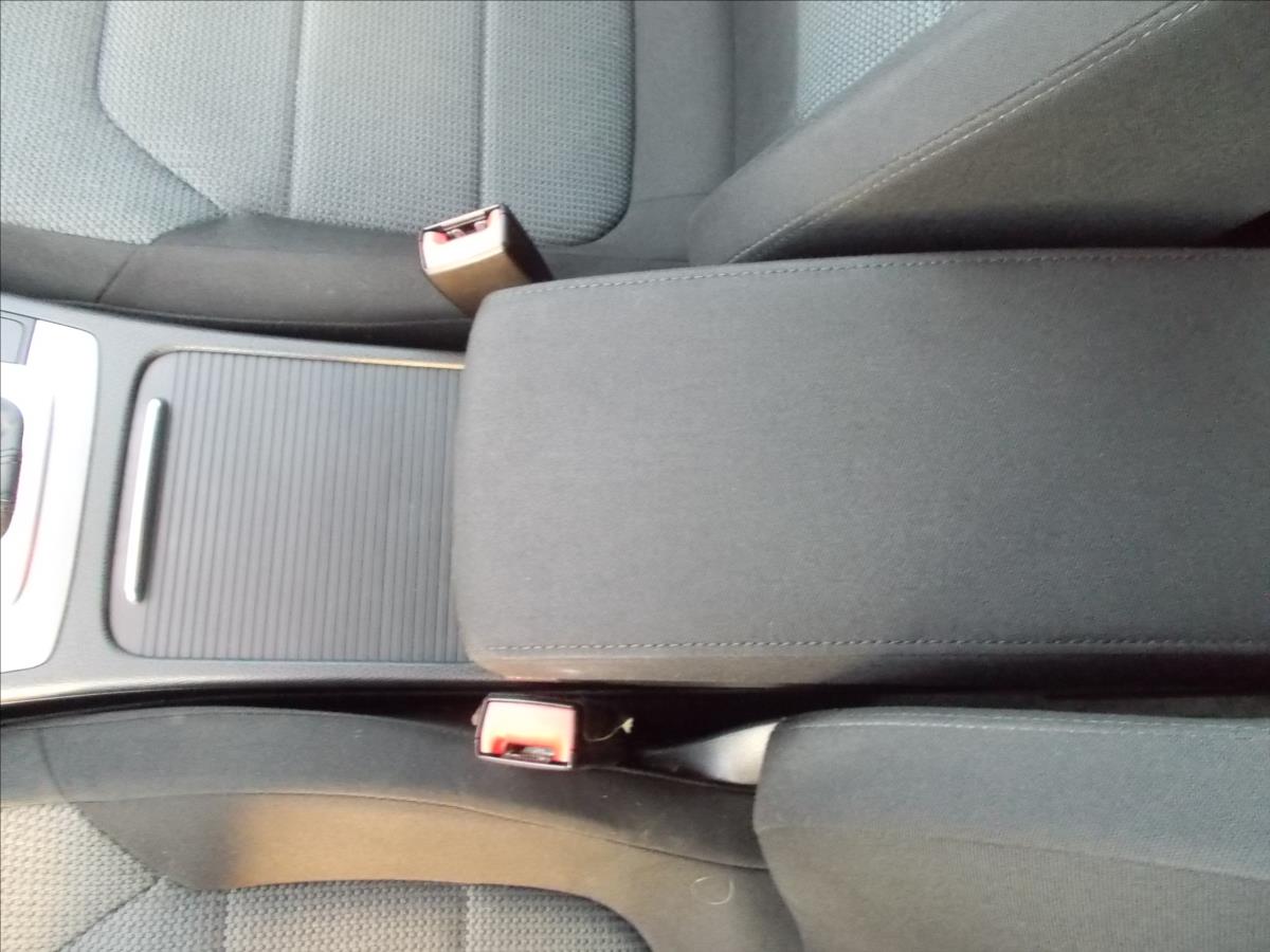 Volkswagen Passat 2,0 TDI DSG 103 kW DIGIKLIMA TZ NAVI ACC - foto 22