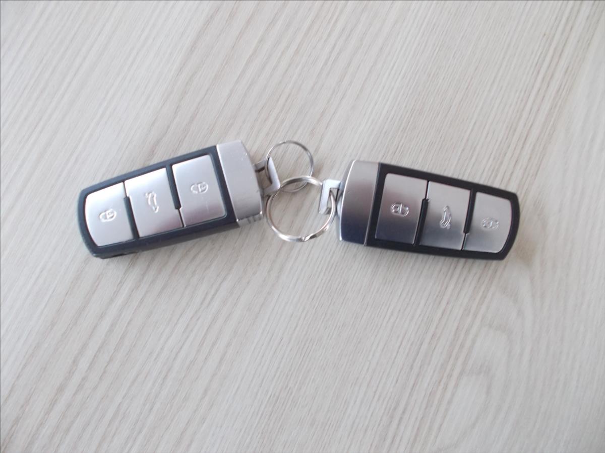 Volkswagen Passat 2,0 TDI DSG 103 kW DIGIKLIMA TZ NAVI ACC - foto 32