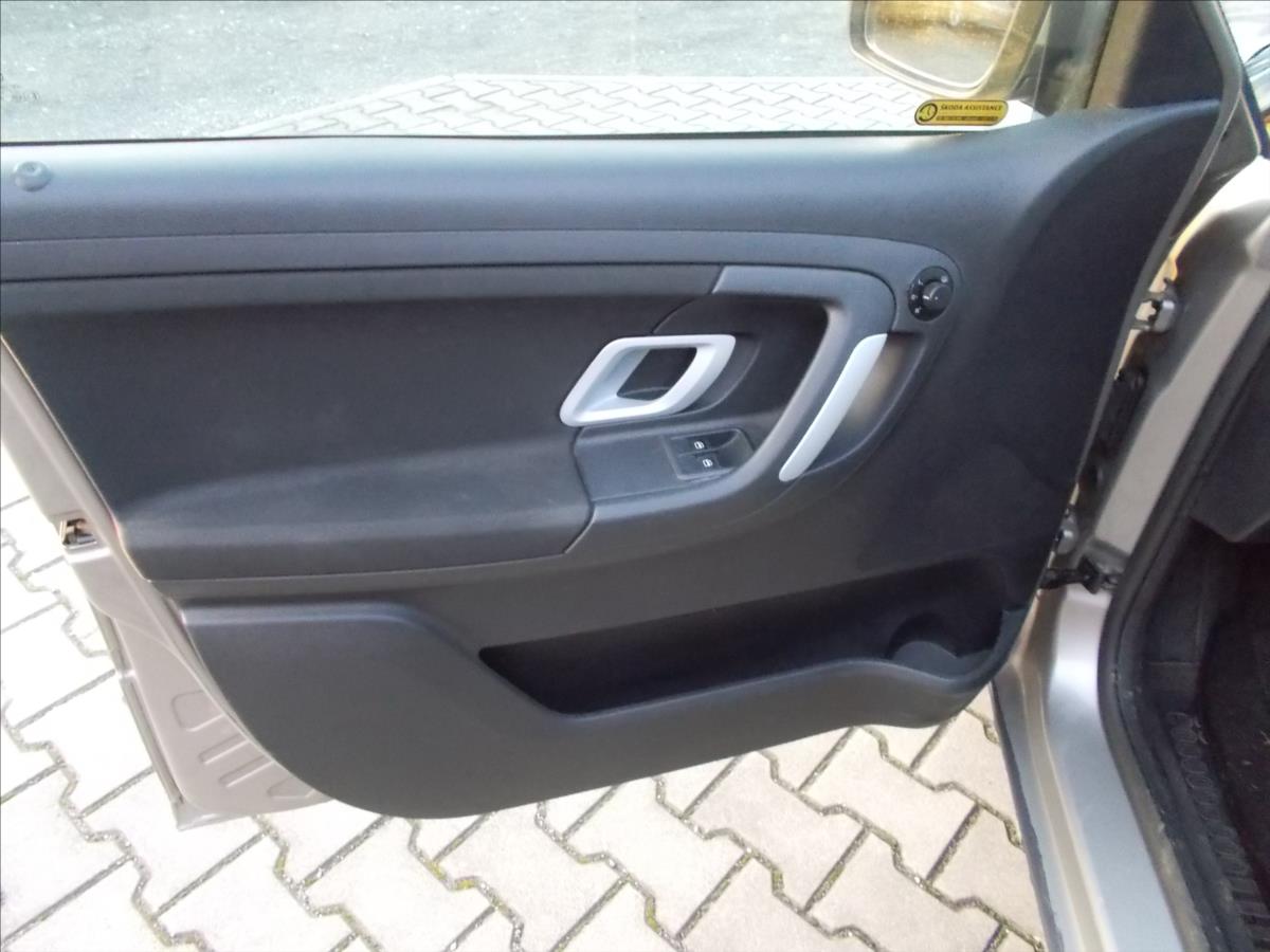 Škoda Fabia 1,2 HTP ČR KLIMA OK  II - foto 26