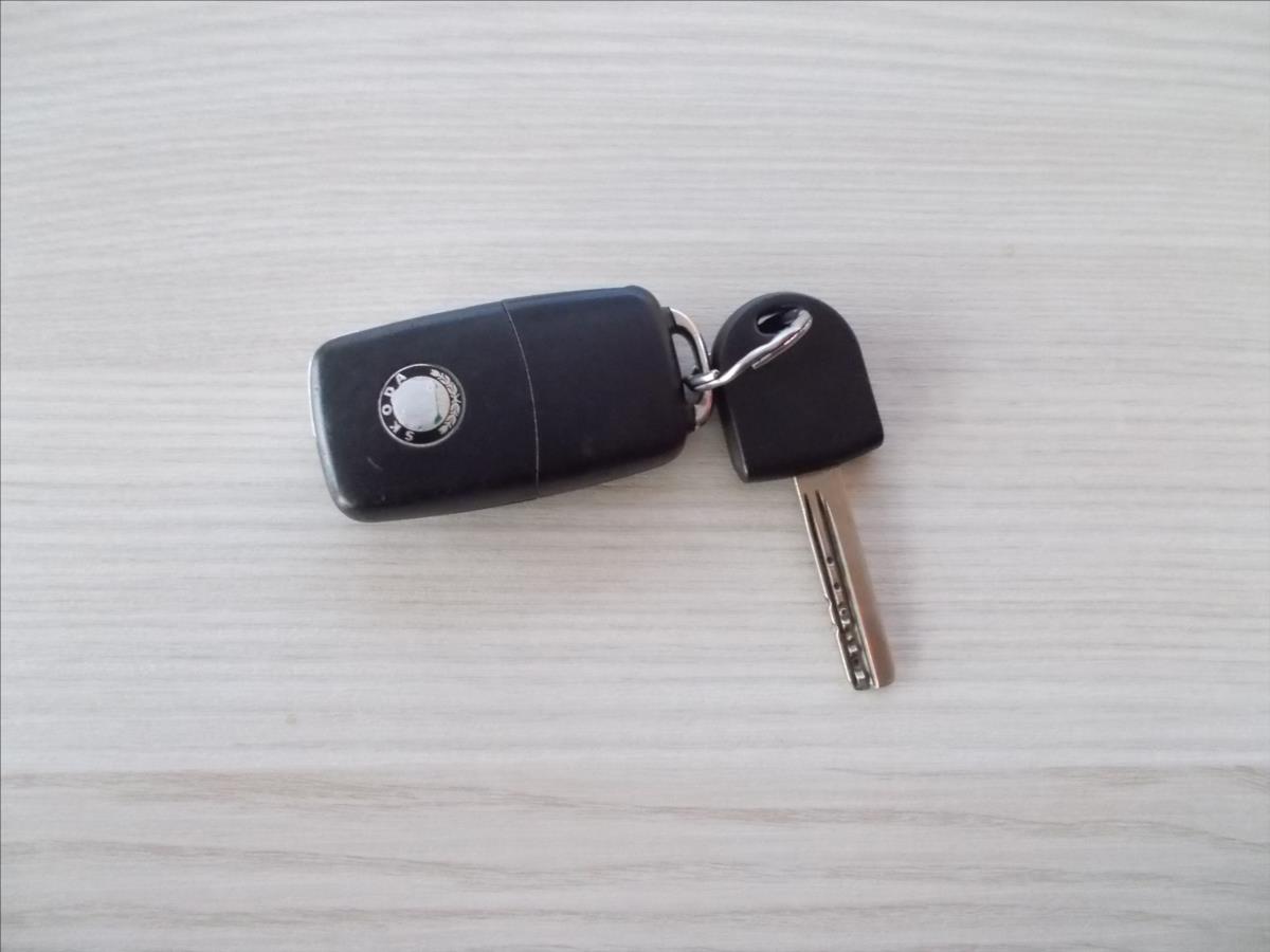 Škoda Fabia 1,2 HTP ČR KLIMA OK  II - foto 31