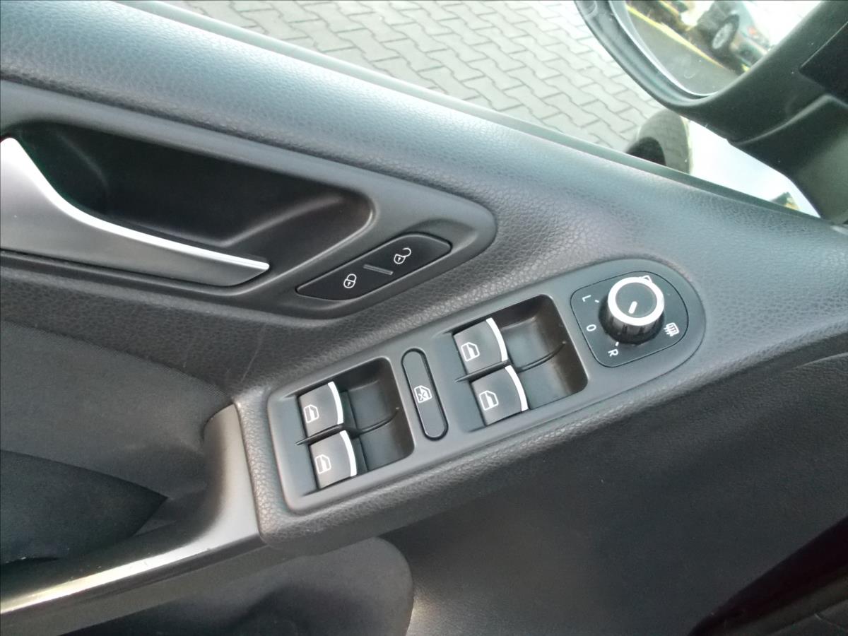 Volkswagen Golf 1,4 TSI DIGIKLIMA TEMPOMAT NOVÁ STK  VI - foto 30